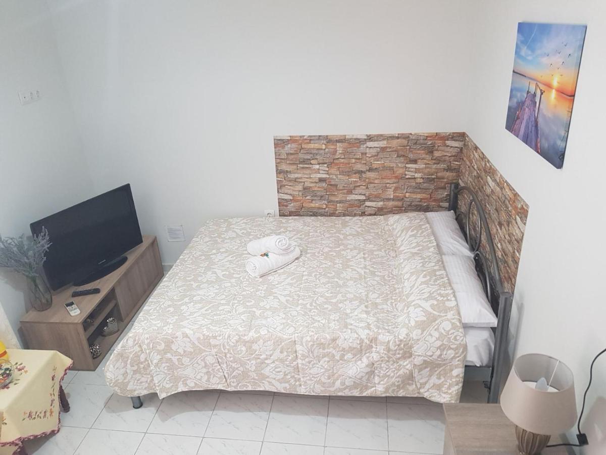 Anastasia Studio Apartment Kavala Bagian luar foto